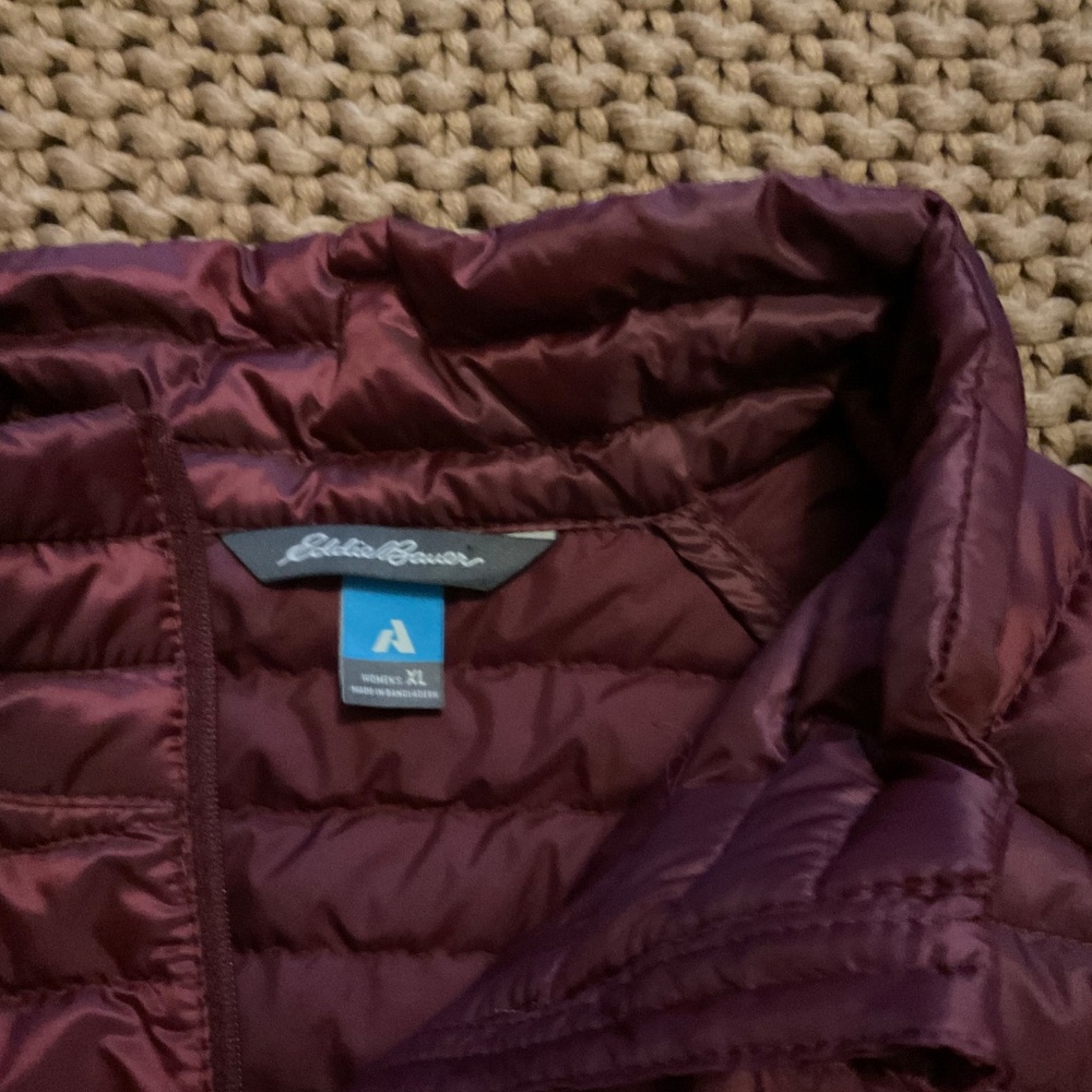 Eddie Bauer down vest - Picture 3 of 4